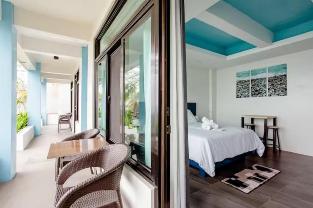 Casa Noah Hotel Tagaytay City Exterior photo