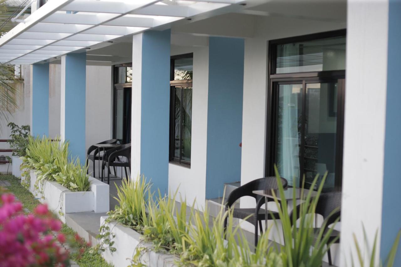Casa Noah Hotel Tagaytay City Exterior photo